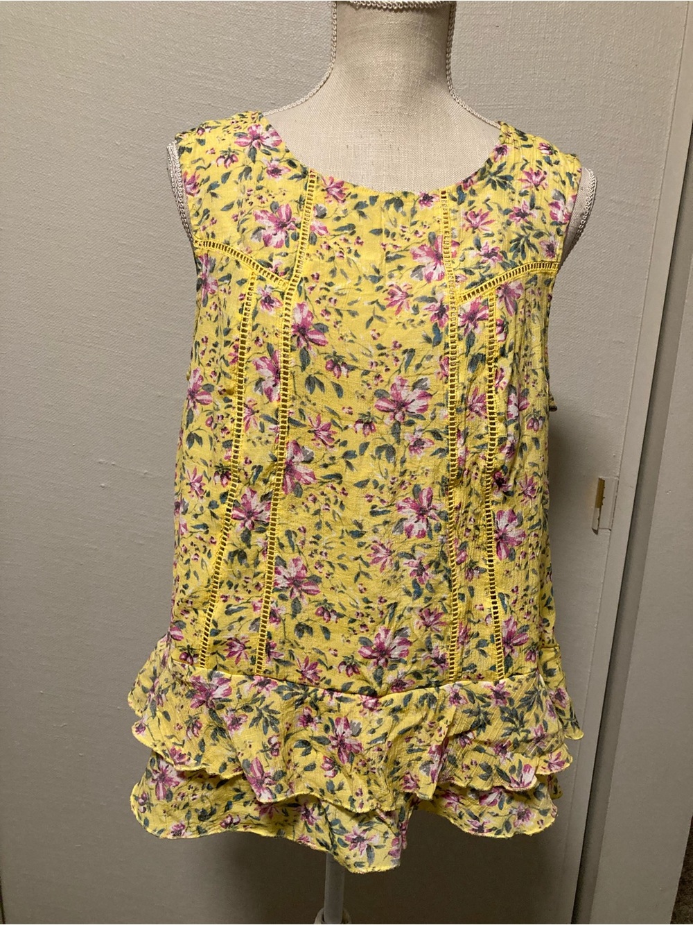 Zac & Rachel Yellow Floral Ladder-Trim Ruffle Hem Sleeveless Top